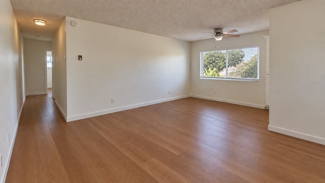 Building Photo - 2867 W 235th St Unit 4