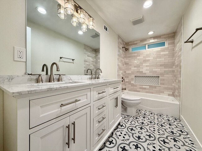 Photo - Spacious 5-Bedroom, 2-Bath Retreat in Quiet Oxnard Neighborhood