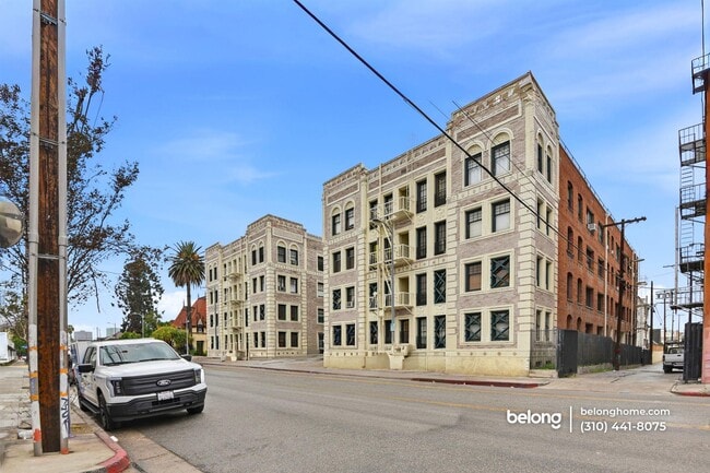 Photo - 2121 James M Wood Blvd Unit 322