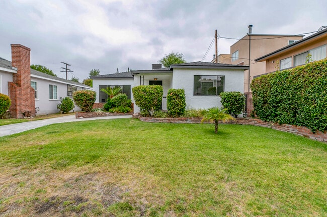 Building Photo - 4335 Sunnyslope Ave Rental