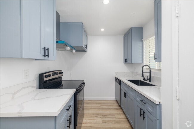 2BR, 2BA - 1,200SF - Kitchen - 708 N. Juanita Ave.