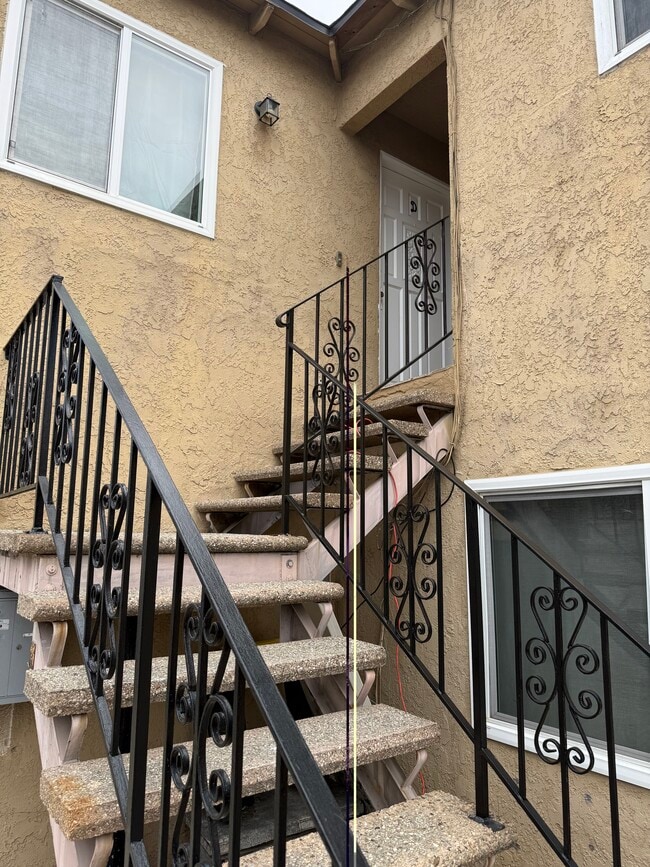 Building Photo - 1350 Torrance Blvd Unit D