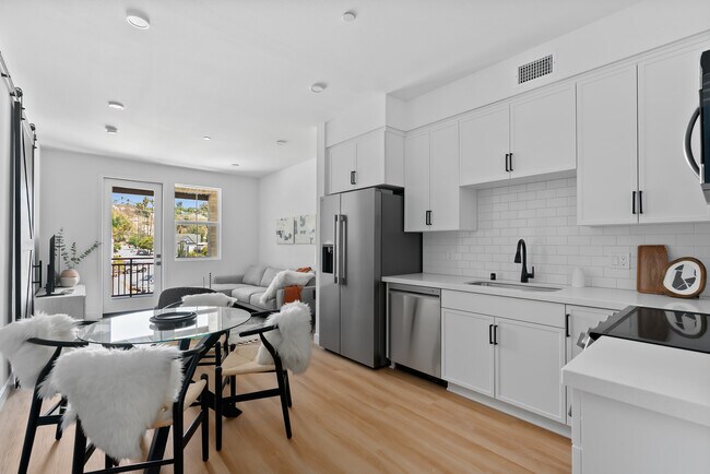 Kitchen / Dining - High Street Depot