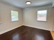 Photo - Adorable Beach-Close 2 Bedroom Bungalow in... House