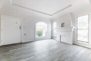 Photo - 138 W 82nd St