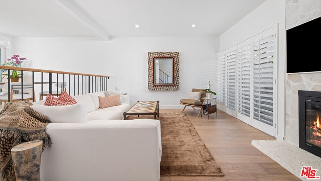 Photo - 35 Village Pkwy