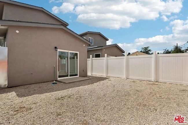 Photo - 1677 E 111th St