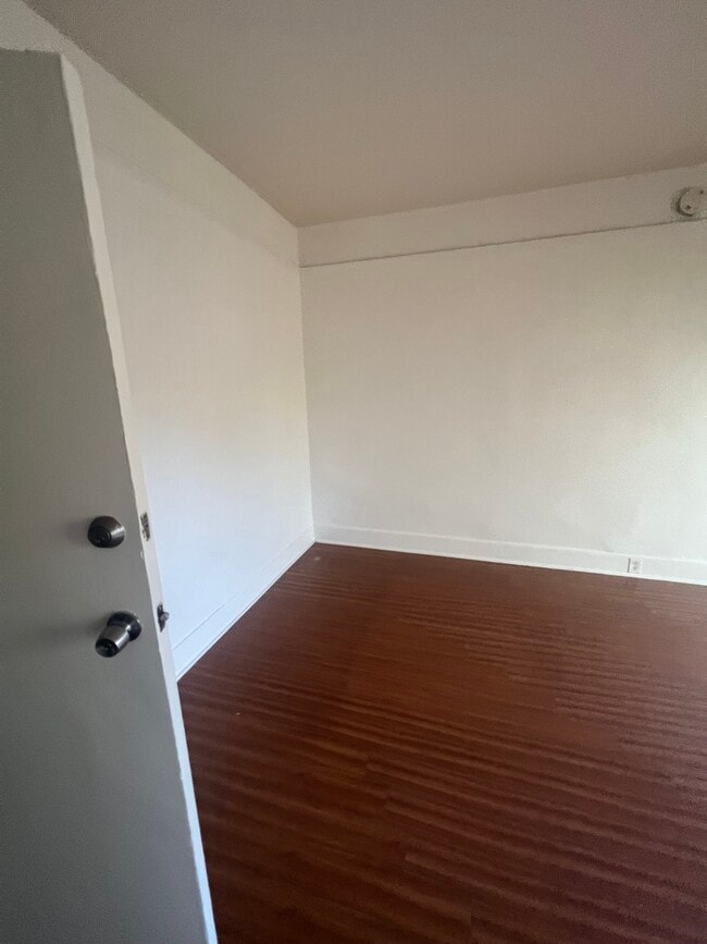 Photo - 201 Toluca N St Unit 6