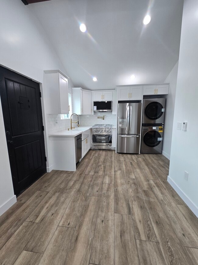 Photo - 9419 True Ave