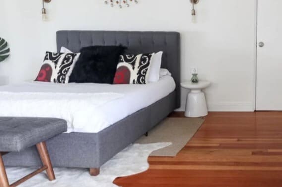 Queen bed - 2528 Panorama Ter