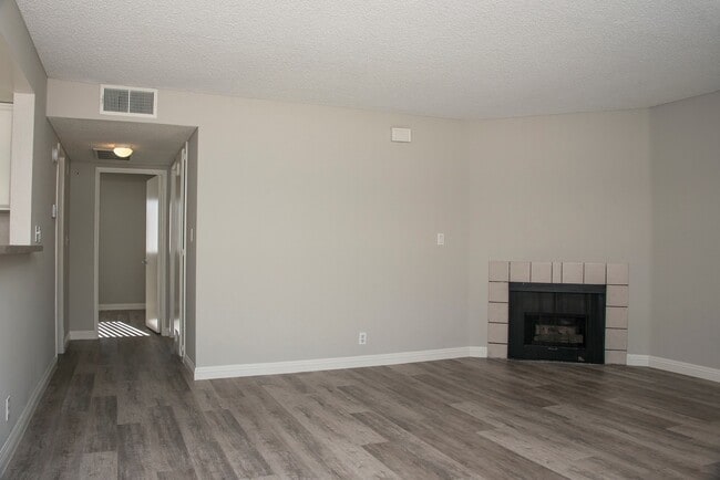 Photo - 433 N Louise St