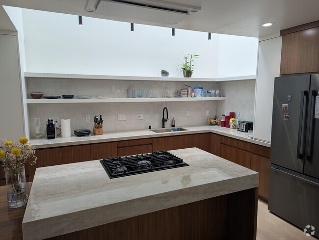 Building Photo - 2503 28th St Unit #4 Rental