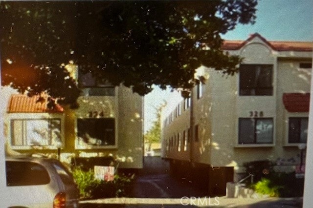 Building Photo - 328 N Monterey St Unit F