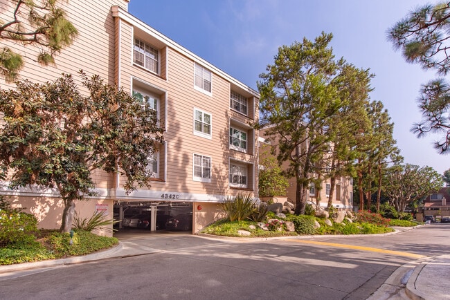 Building Photo - 4342 Redwood Ave Unit C313 Rental