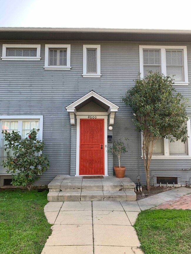 Front door - 4600 Melbourne Ave Unit Upstairs