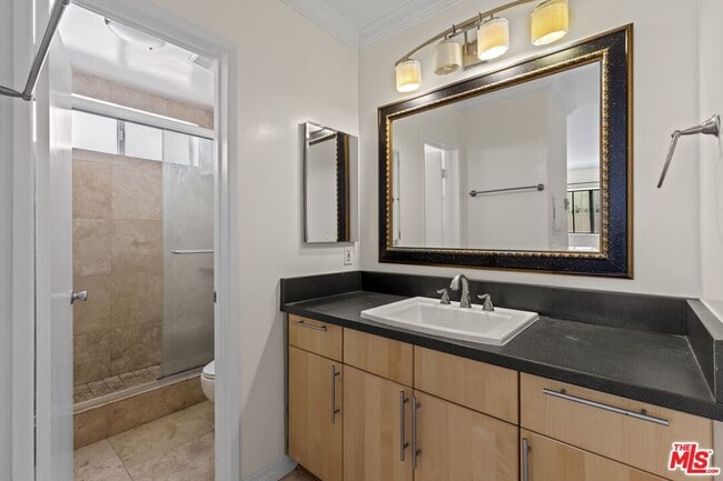 Photo - 1033 6th St Unit 105