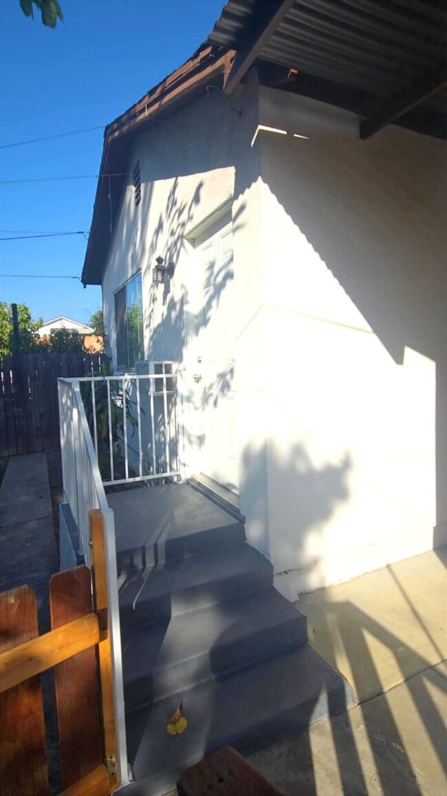 Front Entry - 4026 Sterling Way Unit 1/2