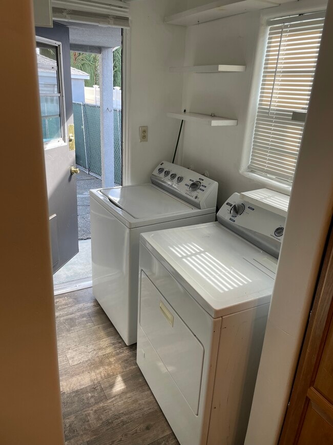 Photo - 5140 Newcastle Ave