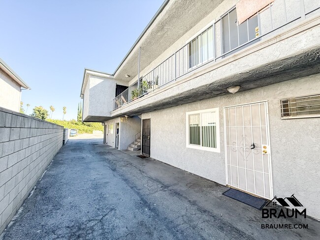 Photo - 6612 Sylmar Ave Unit 103