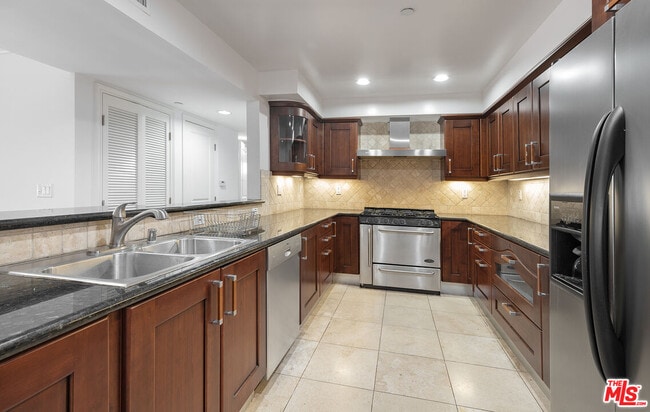 Photo - 1621 Barry Ave Unit 203