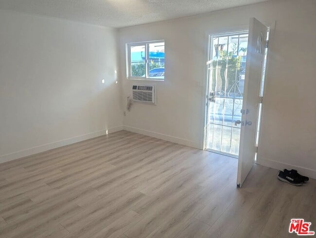 Photo - 3837 Sedgwick Ave