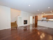 Photo - 320 Harbor Breeze Dr House