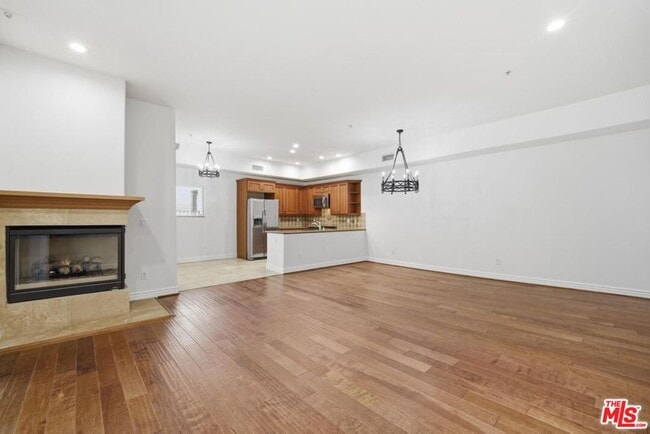 Photo - 10913 Whipple St Unit 105