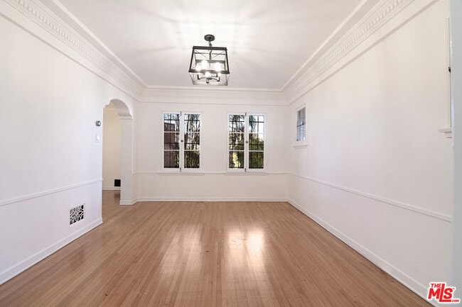 Photo - 1040 S Alfred St