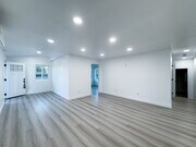 Photo - Freshly Renovated 3bd 2 ba in the heart of...