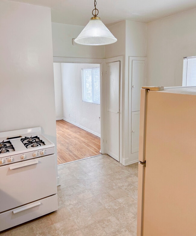 Photo - 350 N Orange Grove Ave