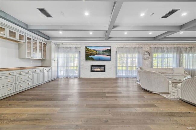 Photo - 17153 Rayen St