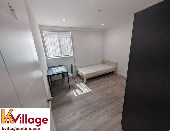 FULLY FURNISHED co-living apartment room w... - FULLY FURNISHED co-living apartment room w... Unit 103 (furnished)