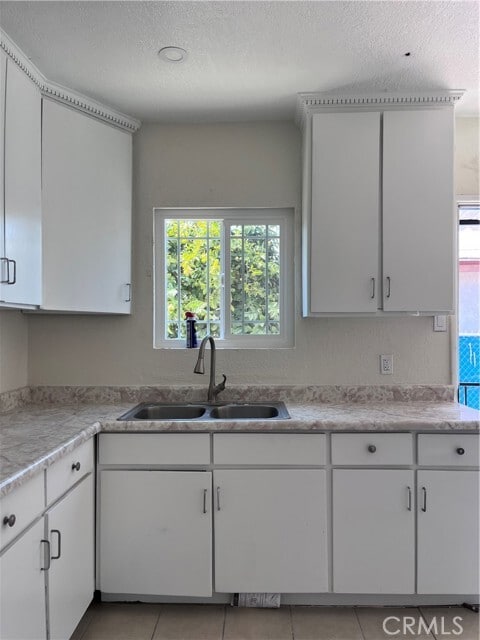 Photo - 2853 E 6th St