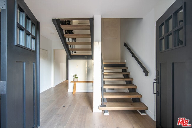 Photo - 9265 Thrush Way