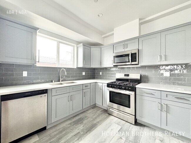 Photo - 158 N Mariposa Ave