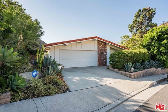 Photo - 1200 El Hito Cir