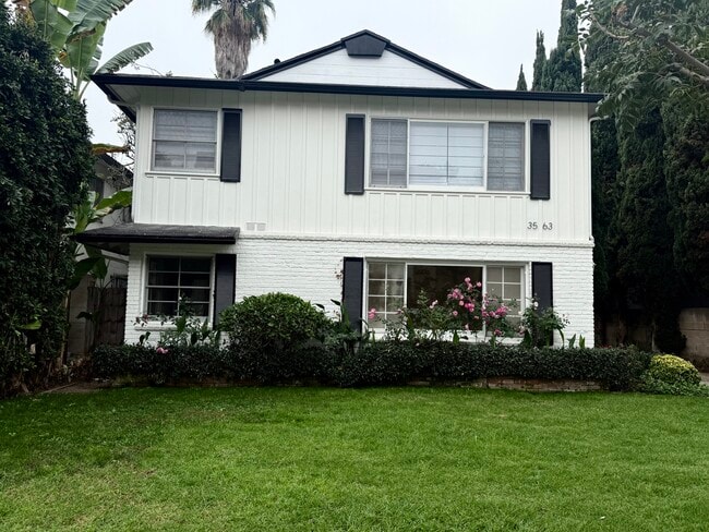 Building Photo - 3563 1/2 Keystone Ave Unit 3563 1/2