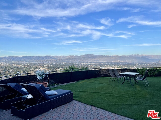 Building Photo - 3641 Sunswept Dr