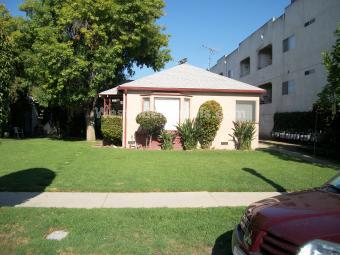 front of property - 5646 1/2 Farmdale Ave Unit NOHO Apartments