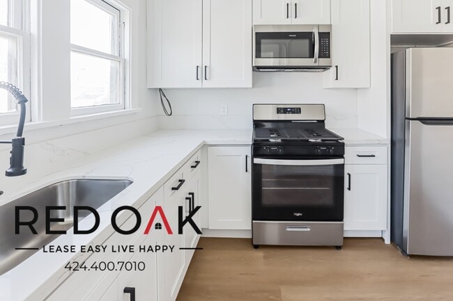 Photo - 1026 W 22nd St Unit 12