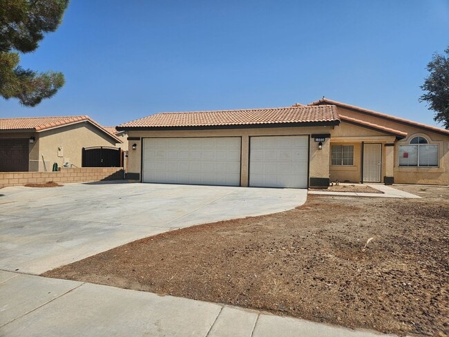4 Bedroom Adelanto Home - 4 Bedroom Adelanto Home