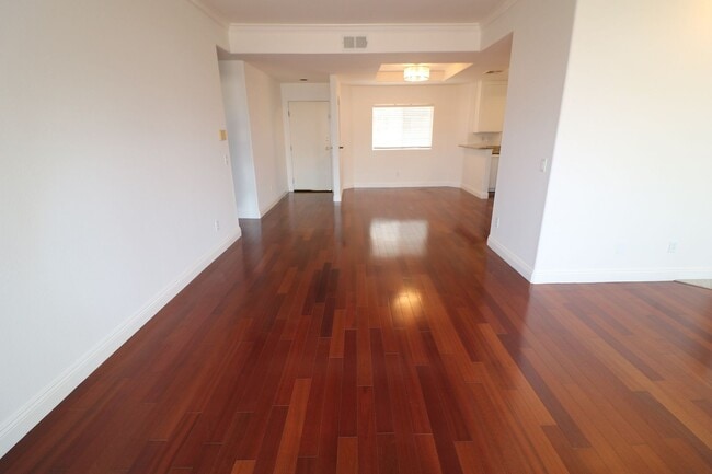 Photo - Beautiful Condo for Lease in Sherman Oaks! Unit 207