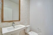 Photo - 225 Elm Ave Townhome