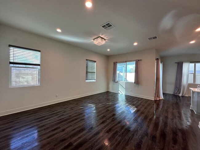 Photo - 15852 Ellington Wy