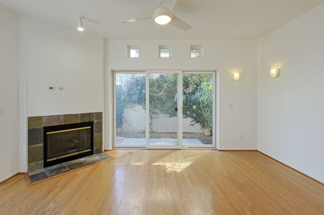 Photo - 2 Bed / 2.5 Bath Condo – Walk to Balboa Park!