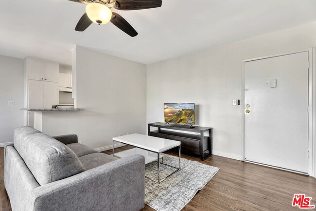 Photo - 932 Wilcox Ave Unit #5