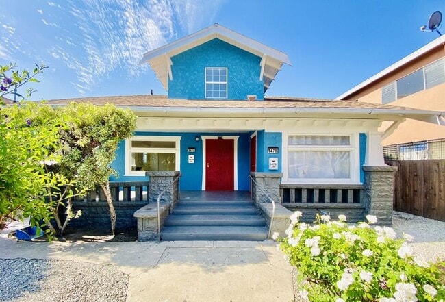 Building Photo - 1474 W Vernon Ave