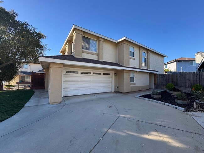 Building Photo - 4 Bed 3 Bath in Desirable Santa Maria Neighborhood