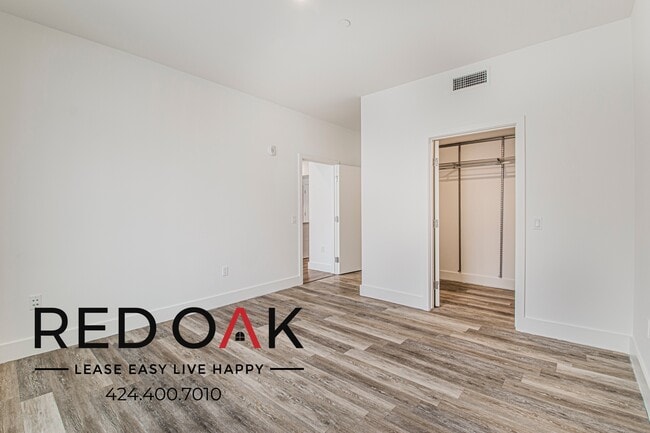 Photo - 5727 La Mirada Ave Unit 403