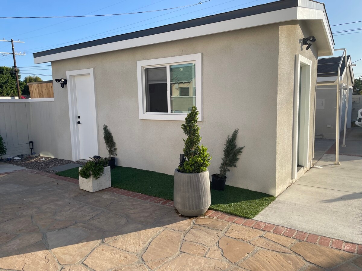 Photo - 10061 Amboy Ave